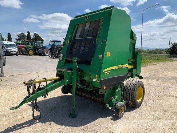 John Deere 592 Ritinių presai