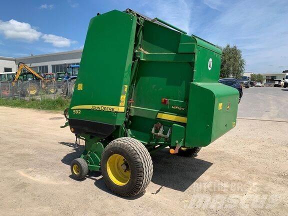 John Deere 592 Ritinių presai