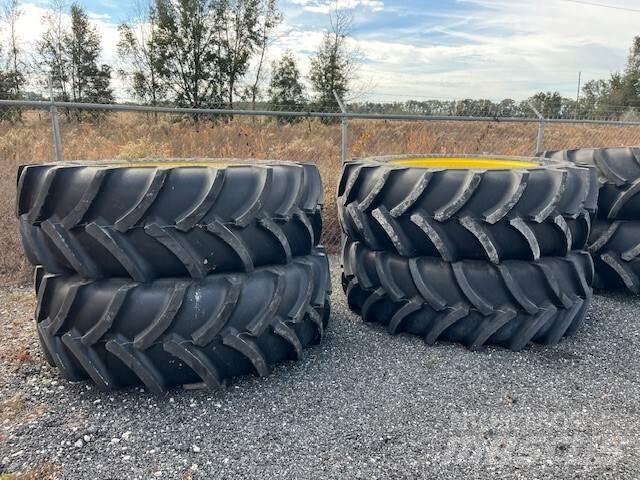 John Deere 600R Prikabinami purkštuvai