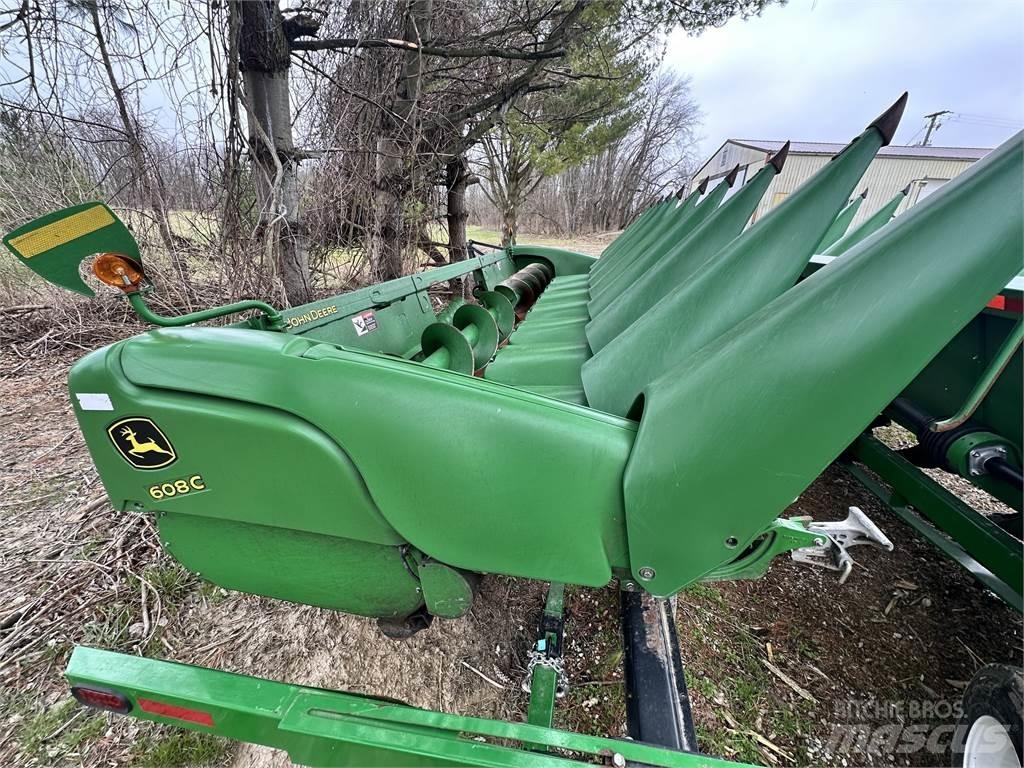 John Deere 608C Derliaus nuėmimo kombainų priedai