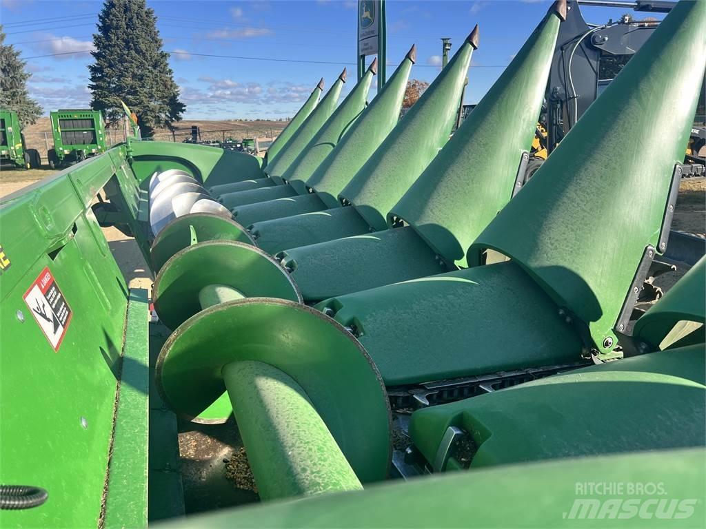 John Deere 608C Derliaus nuėmimo kombainų priedai
