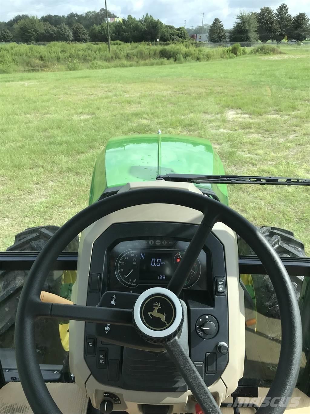 John Deere 6105E Traktoriai