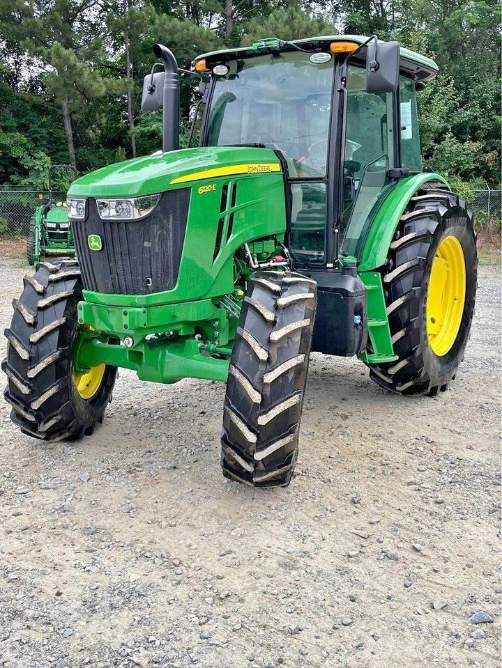 John Deere 6120E Traktoriai