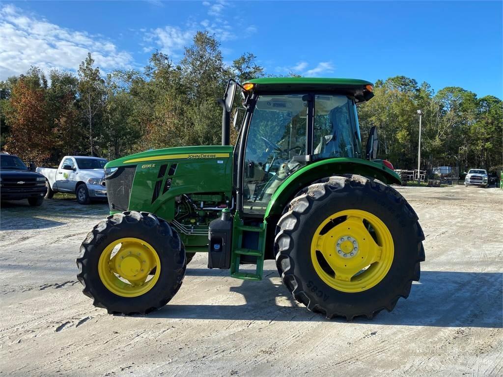 John Deere 6135E Traktoriai