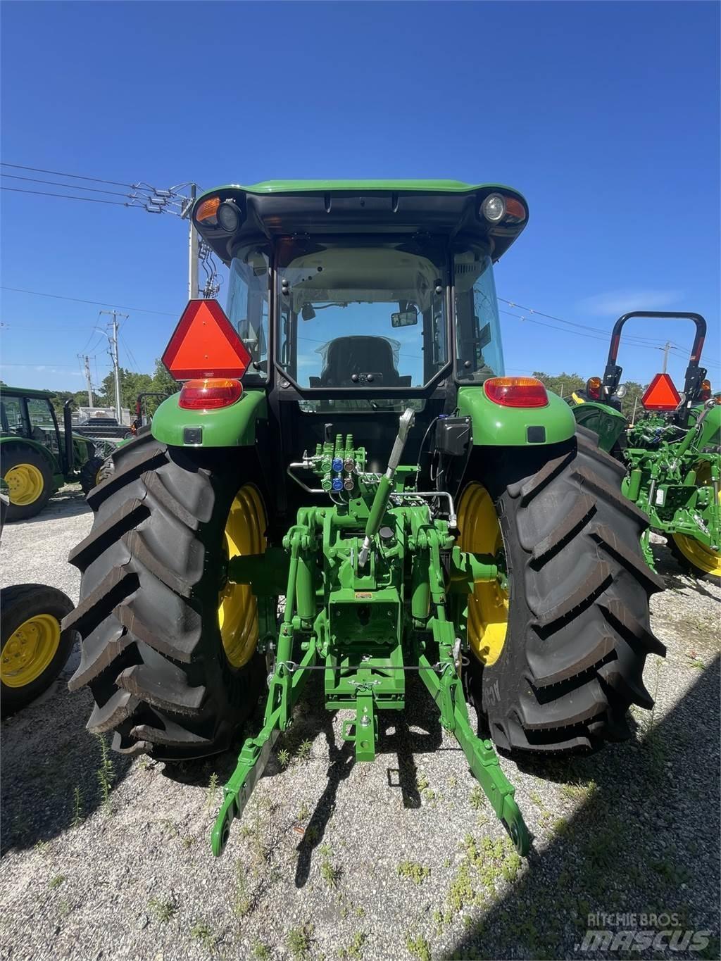 John Deere 6135E Traktoriai