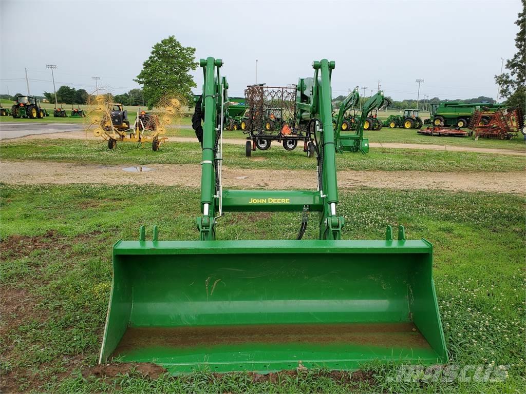 John Deere 620R Traktoriai