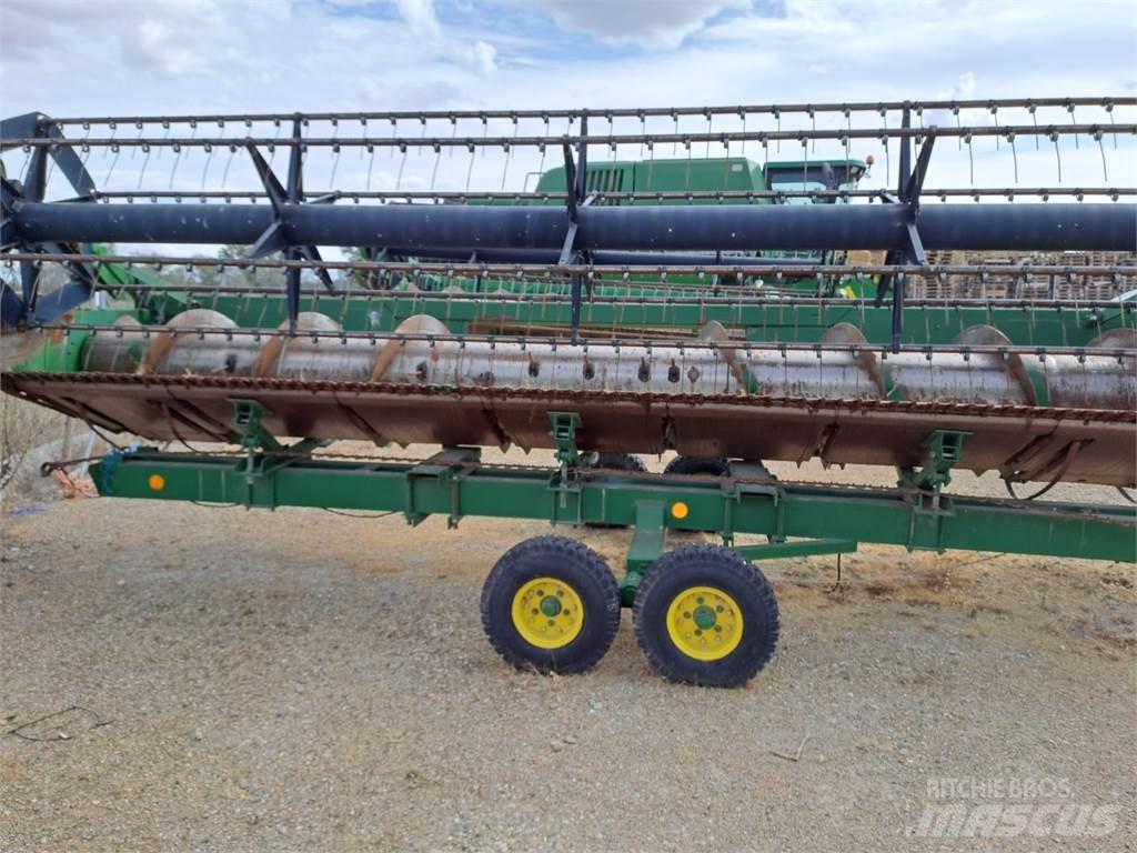 John Deere 620R Derliaus nuėmimo kombainų priedai
