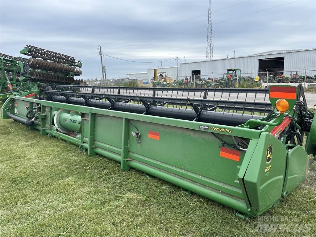 John Deere 630F Derliaus nuėmimo kombainų priedai