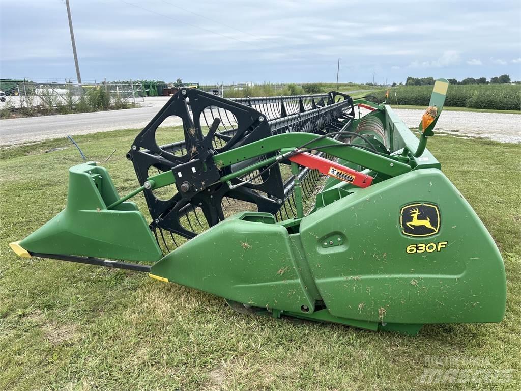 John Deere 630F Derliaus nuėmimo kombainų priedai
