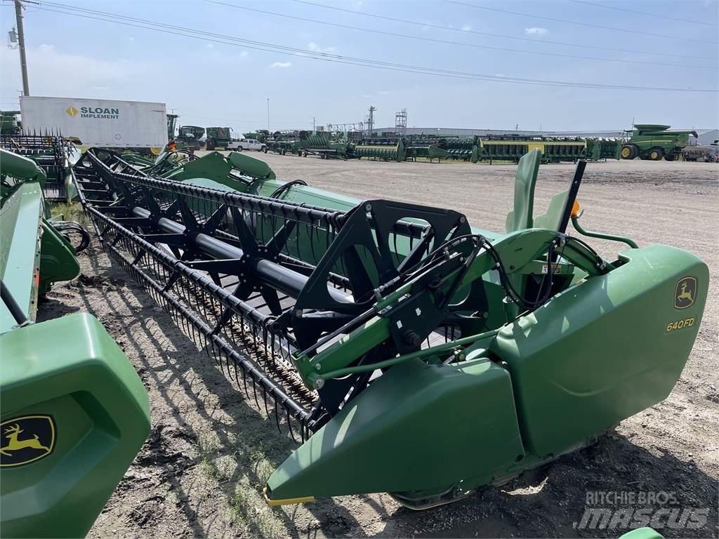 John Deere 640FD Derliaus nuėmimo kombainų priedai