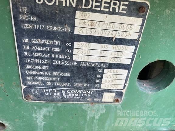 John Deere 6910 Traktoriai