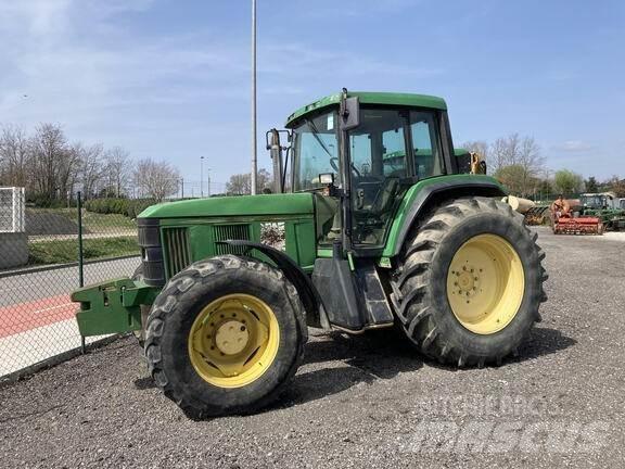 John Deere 6910 Traktoriai