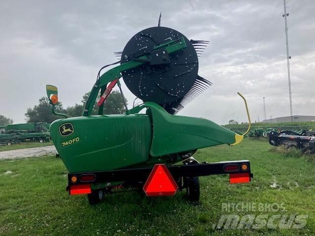 John Deere 712C Derliaus nuėmimo kombainų priedai
