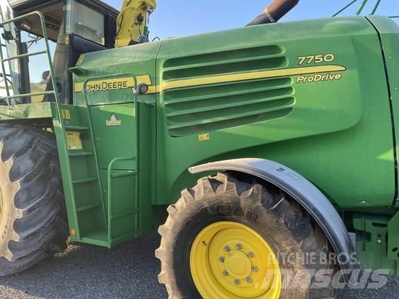 John Deere 7750 Pašarų kombainai