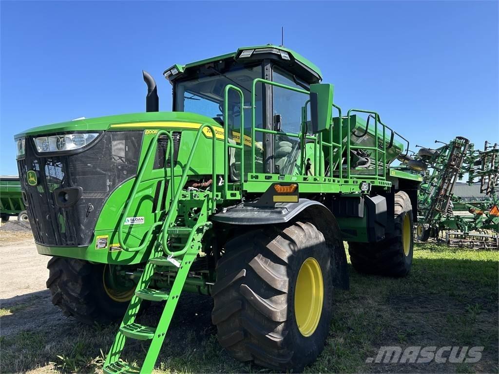 John Deere 800R Prikabinami purkštuvai