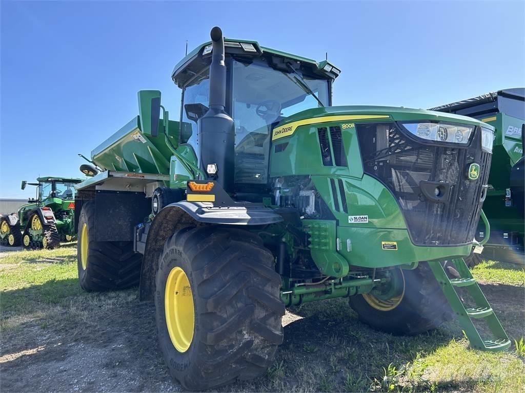 John Deere 800R Prikabinami purkštuvai