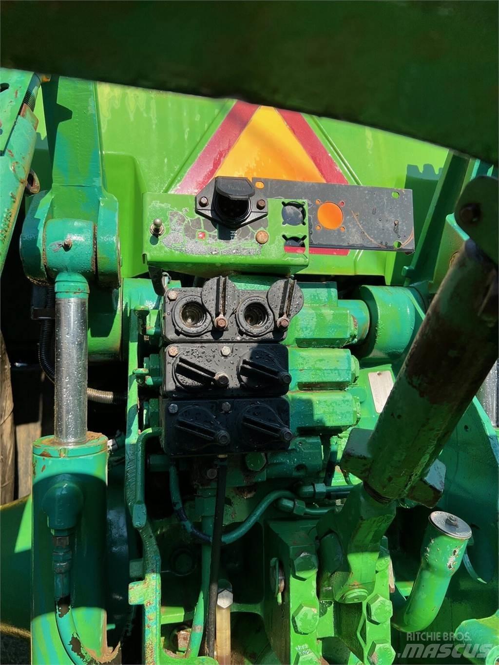 John Deere 8200 Traktoriai