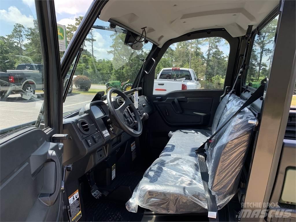 John Deere 835M Specializuotos paskirties technika