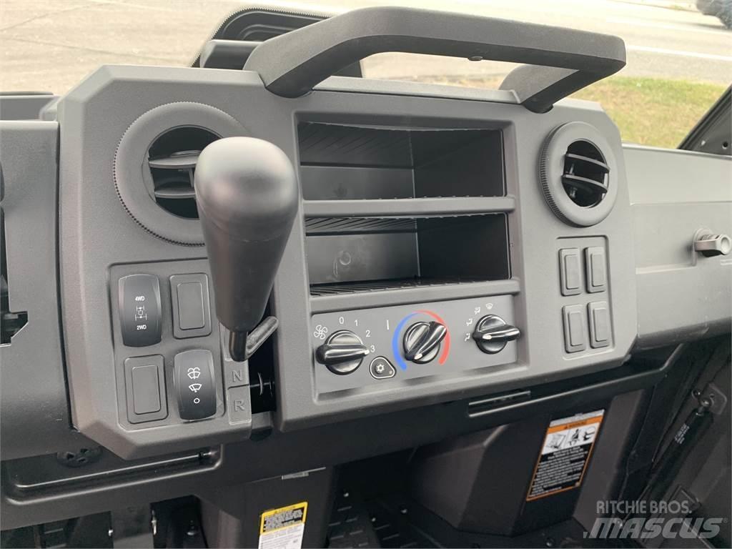 John Deere 835M Specializuotos paskirties technika