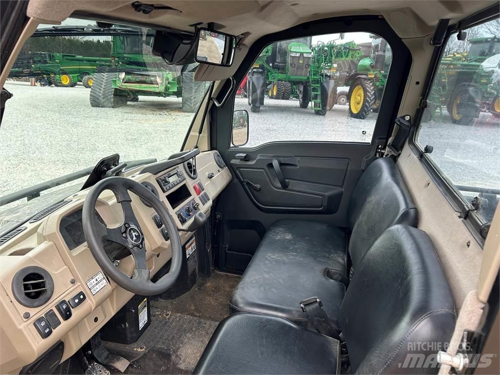 John Deere 835R Specializuotos paskirties technika