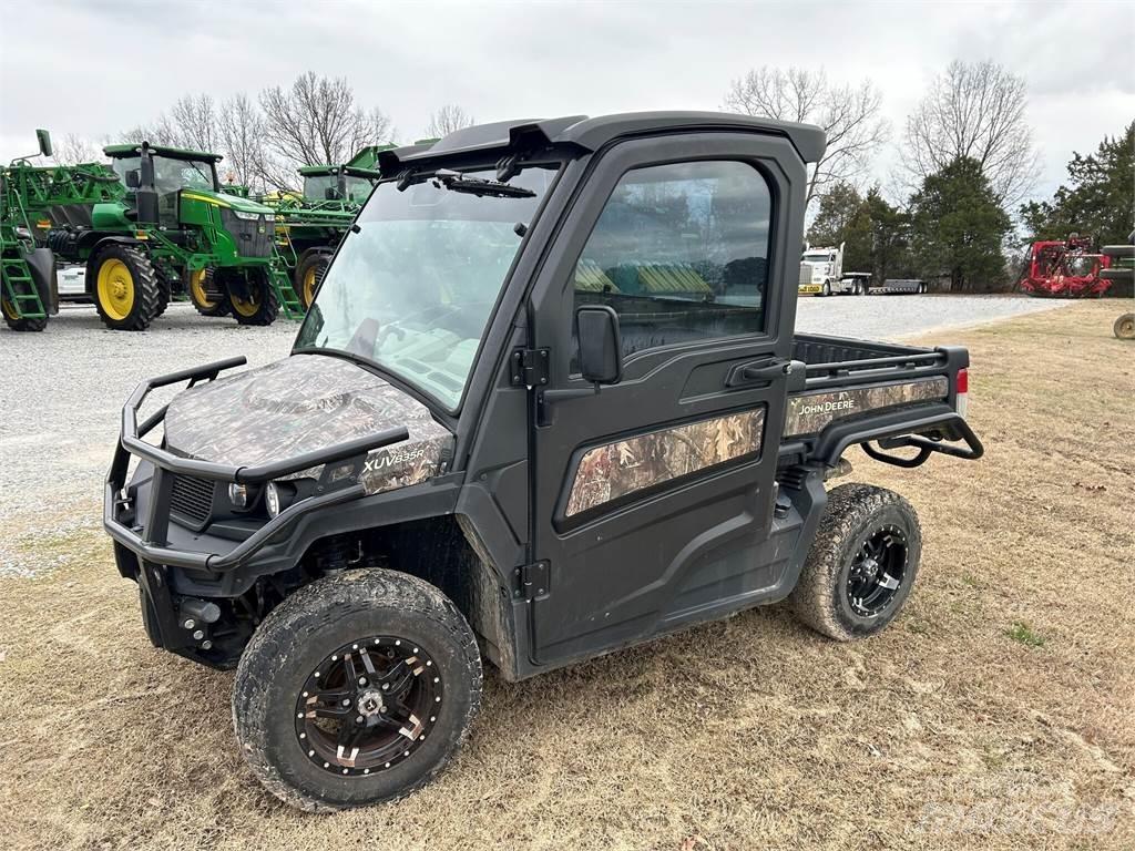 John Deere 835R Specializuotos paskirties technika