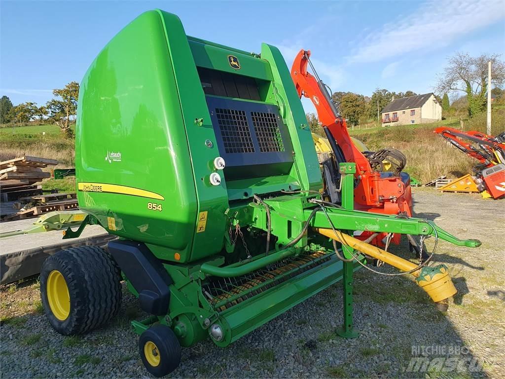 John Deere 854 Ritinių presai