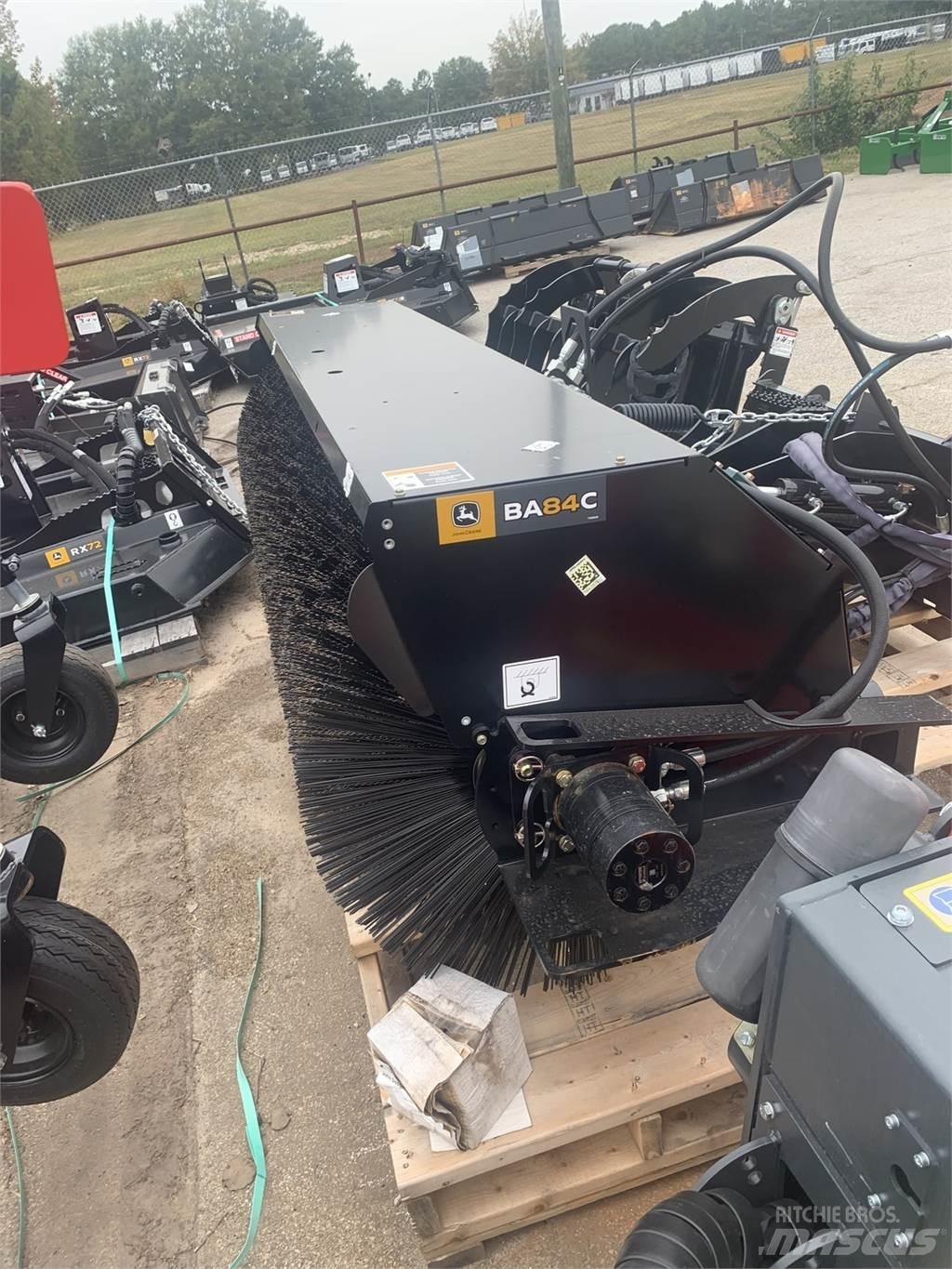John Deere BA84C Statyba - Kita
