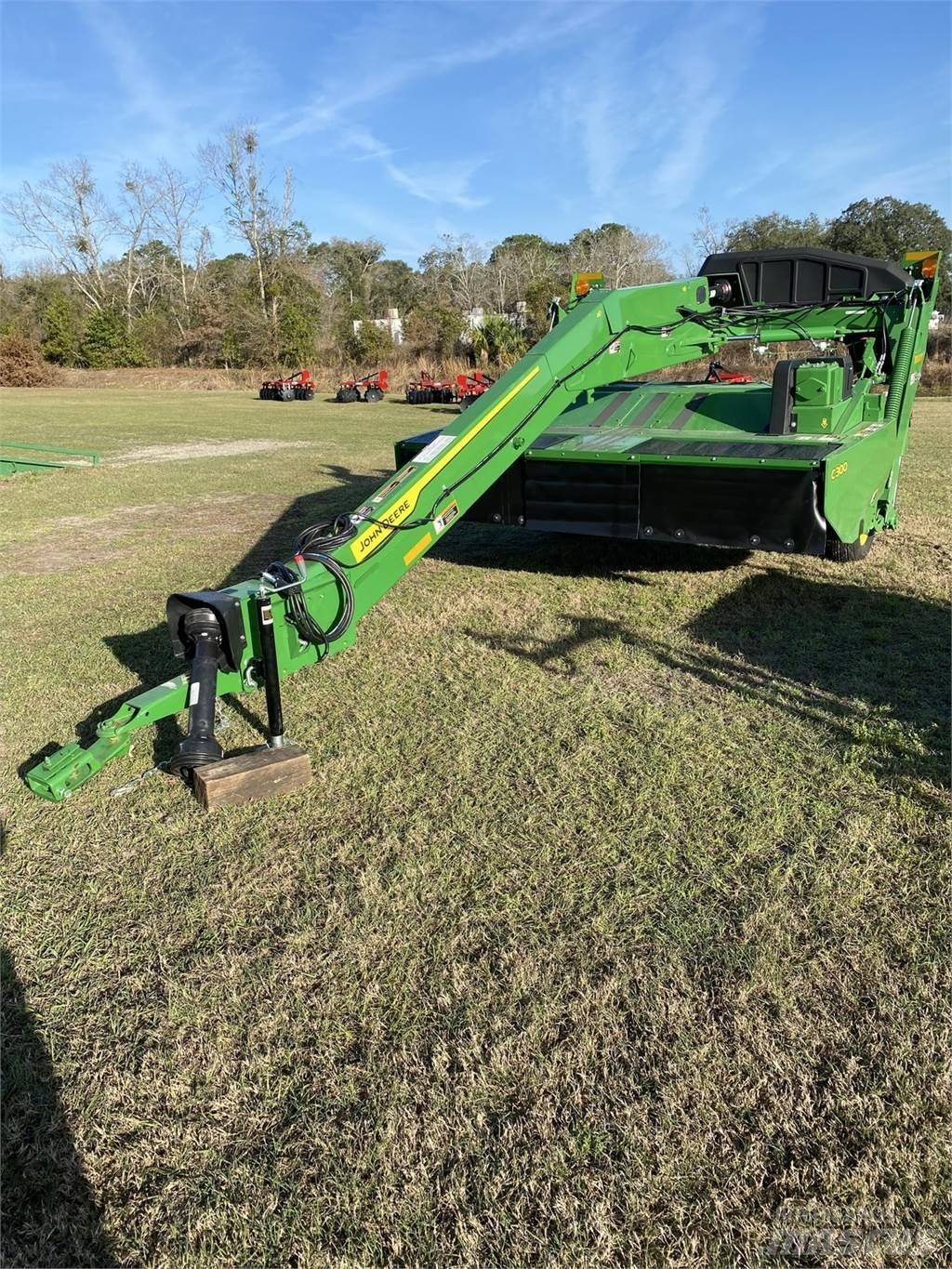 John Deere C300 Formuojančios žoliapjovės