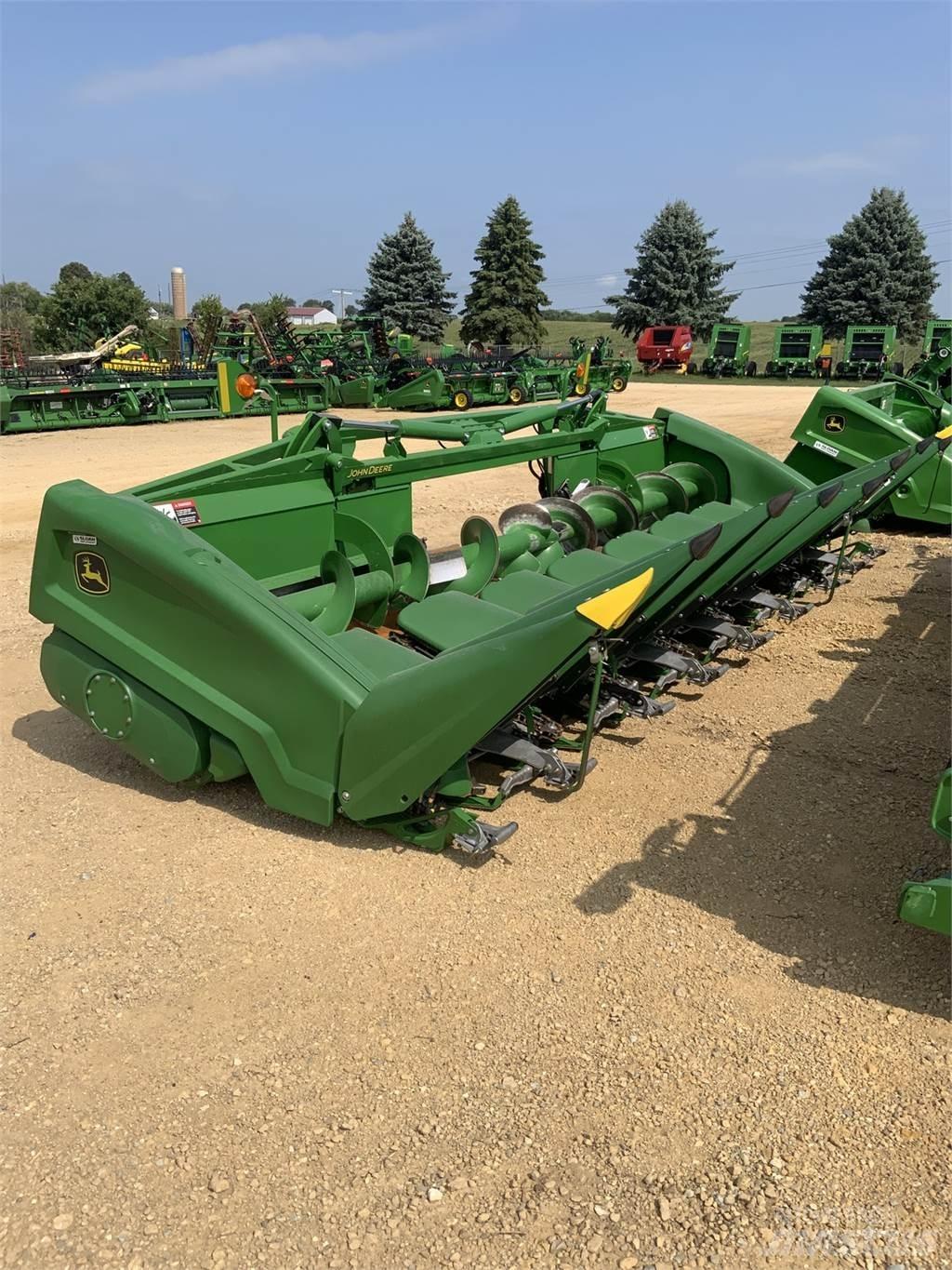 John Deere C8F Derliaus nuėmimo kombainų priedai