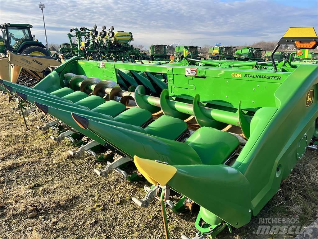 John Deere C8R Derliaus nuėmimo kombainų priedai