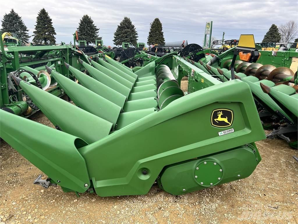 John Deere C8R Derliaus nuėmimo kombainų priedai