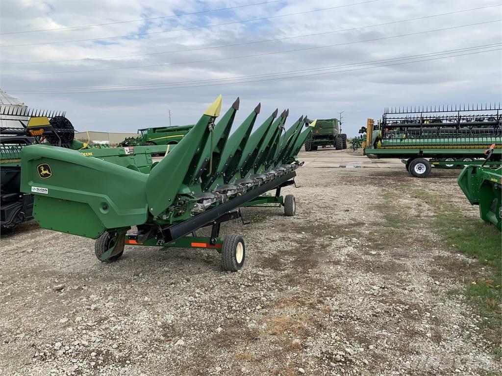 John Deere C8R Derliaus nuėmimo kombainų priedai