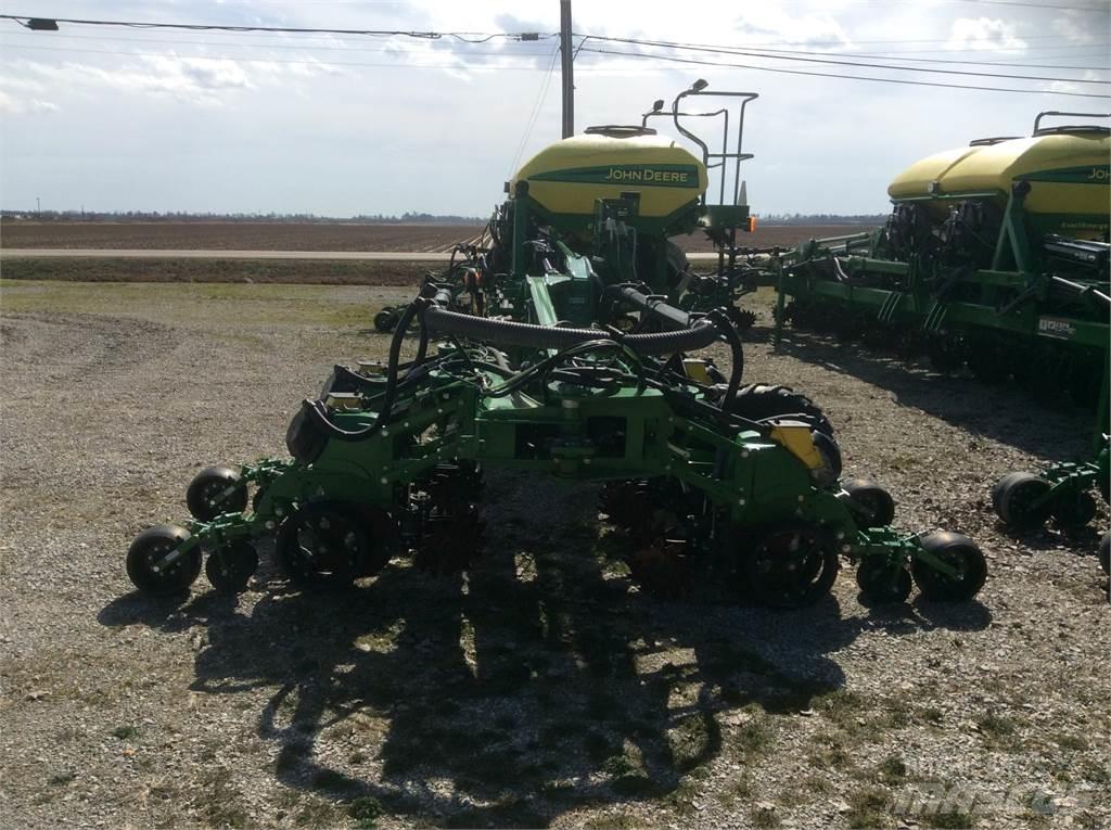 John Deere DR18 Sodinimo technika
