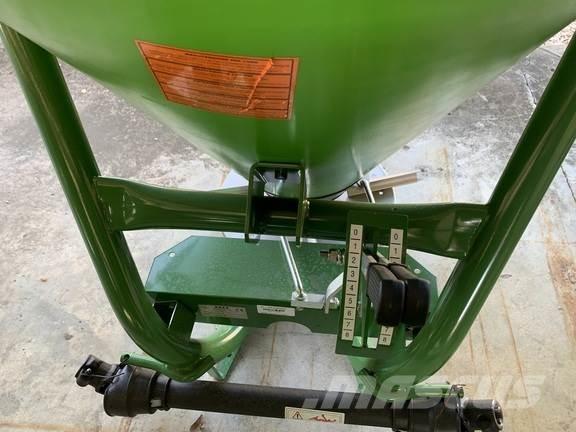 John Deere F/500 Prikabinami purkštuvai