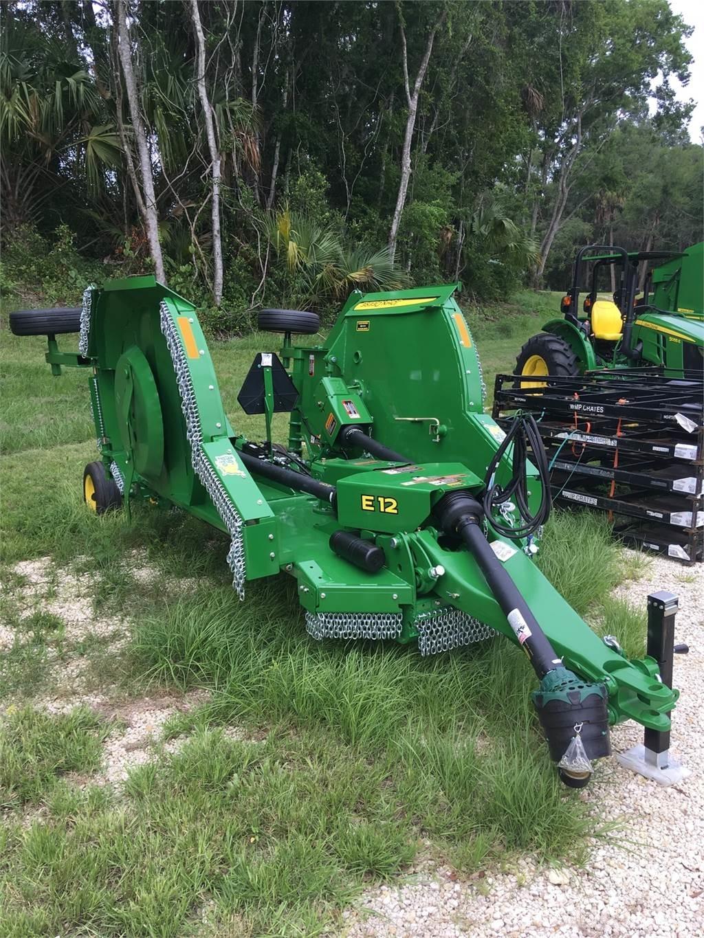 John Deere FC12E Ryšulių smulkinimo, pjaustymo ir išvyniojimo įrenginiai