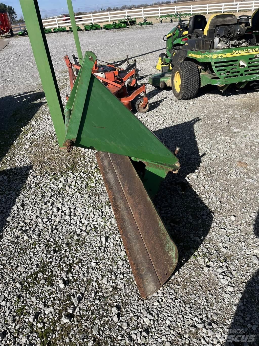 John Deere RB60 Sniego peiliai ir valytuvai