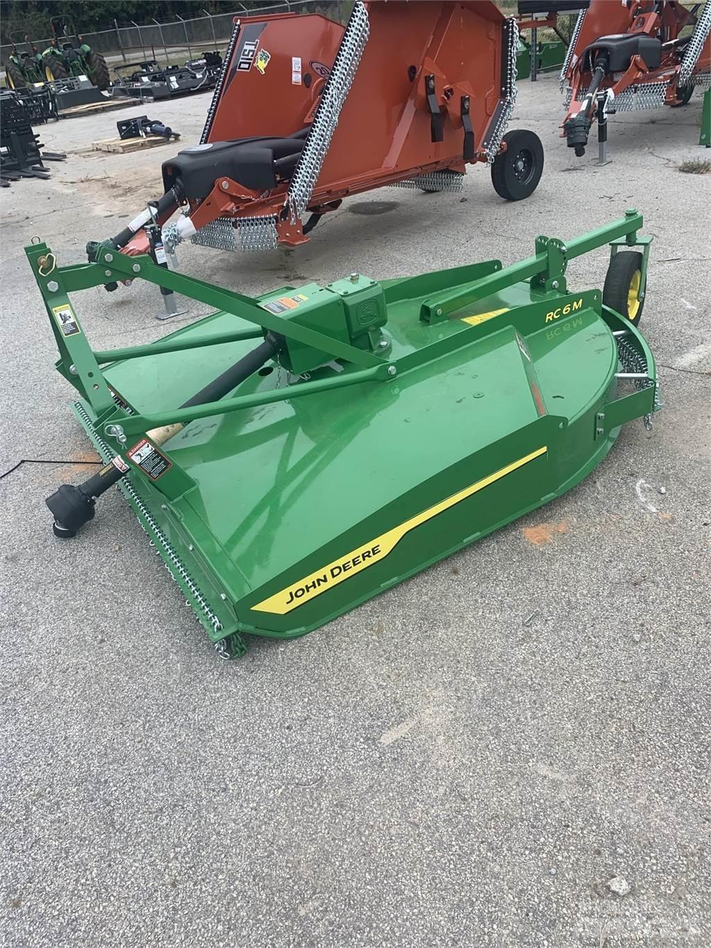 John Deere RC6M Ryšulių smulkinimo, pjaustymo ir išvyniojimo įrenginiai