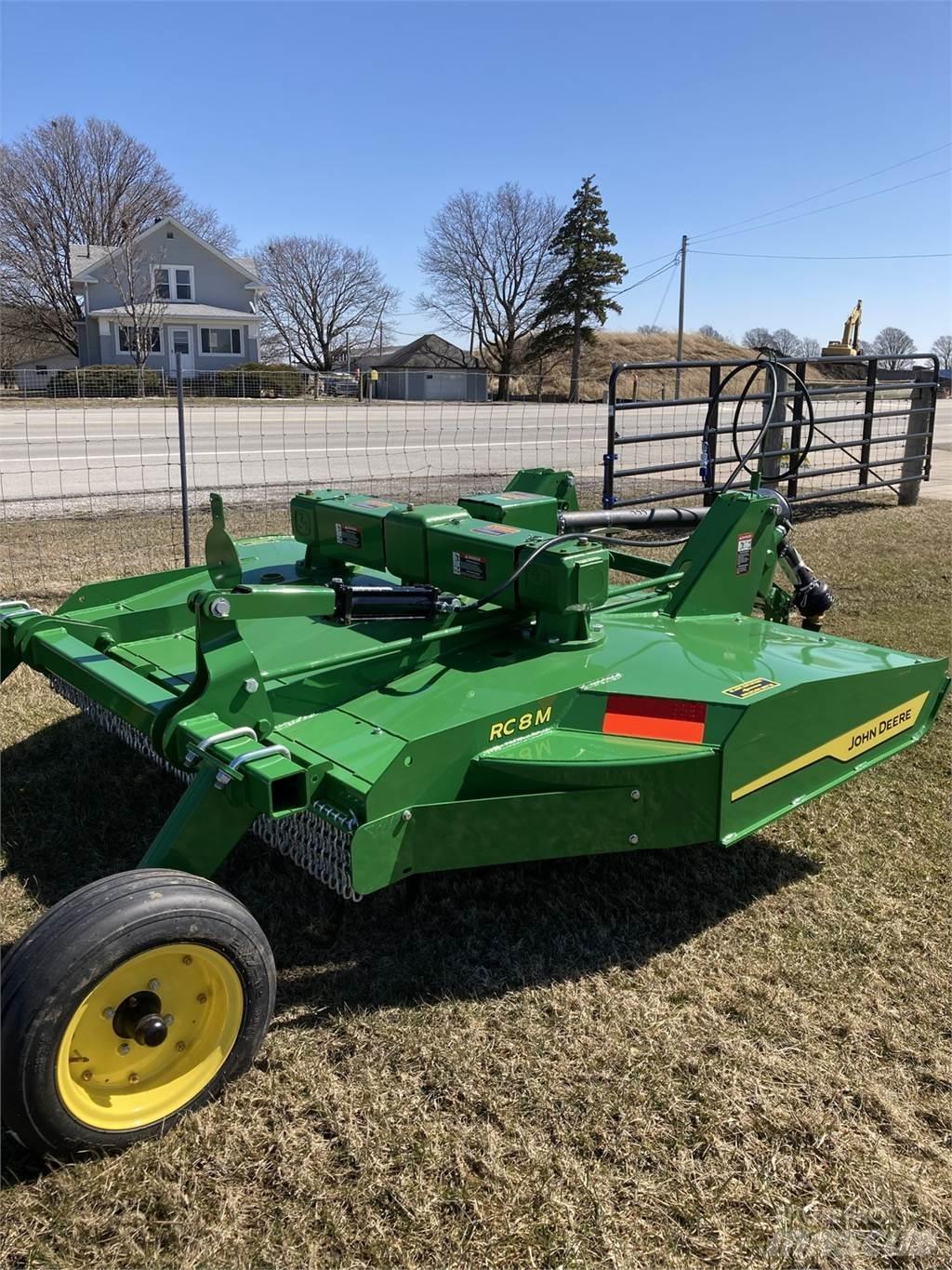 John Deere RC8M Ryšulių smulkinimo, pjaustymo ir išvyniojimo įrenginiai