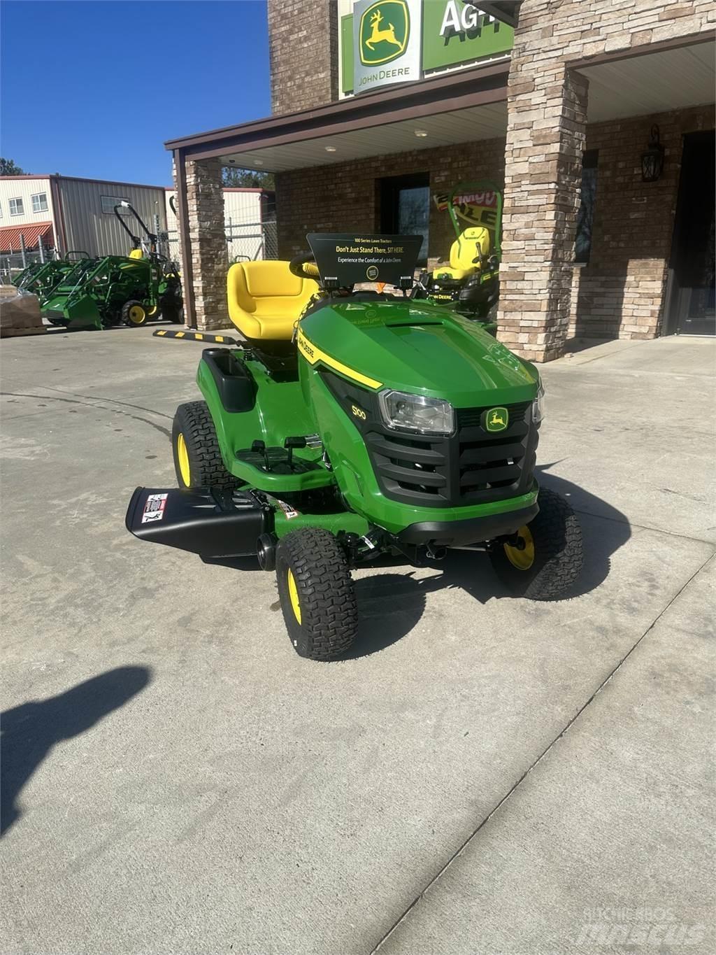 John Deere S100 Sodo traktoriukai-vejapjovės