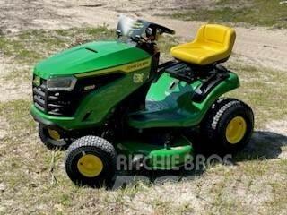 John Deere S100 Sodo traktoriukai-vejapjovės