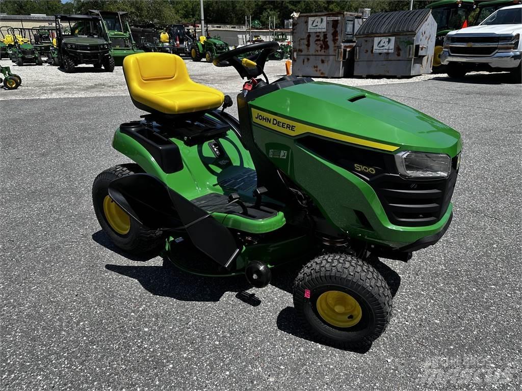John Deere S100 Sodo traktoriukai-vejapjovės