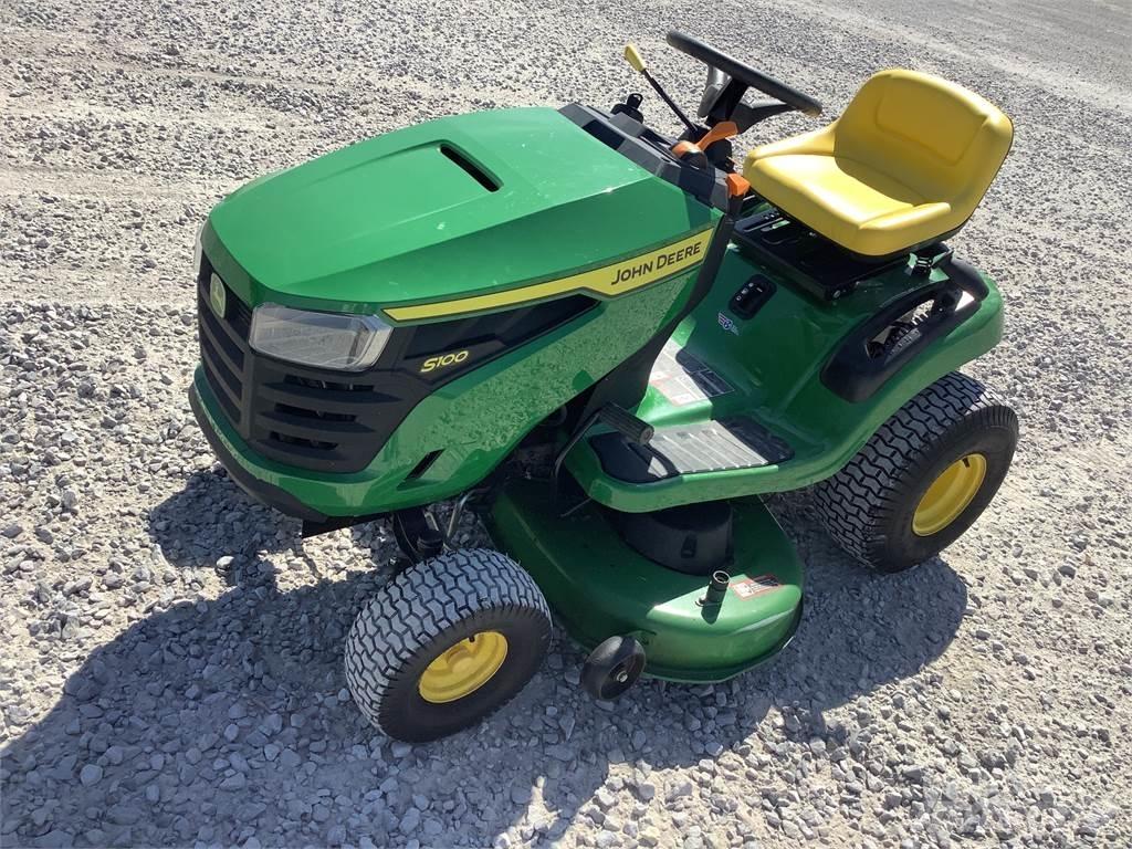 John Deere S100 Sodo traktoriukai-vejapjovės