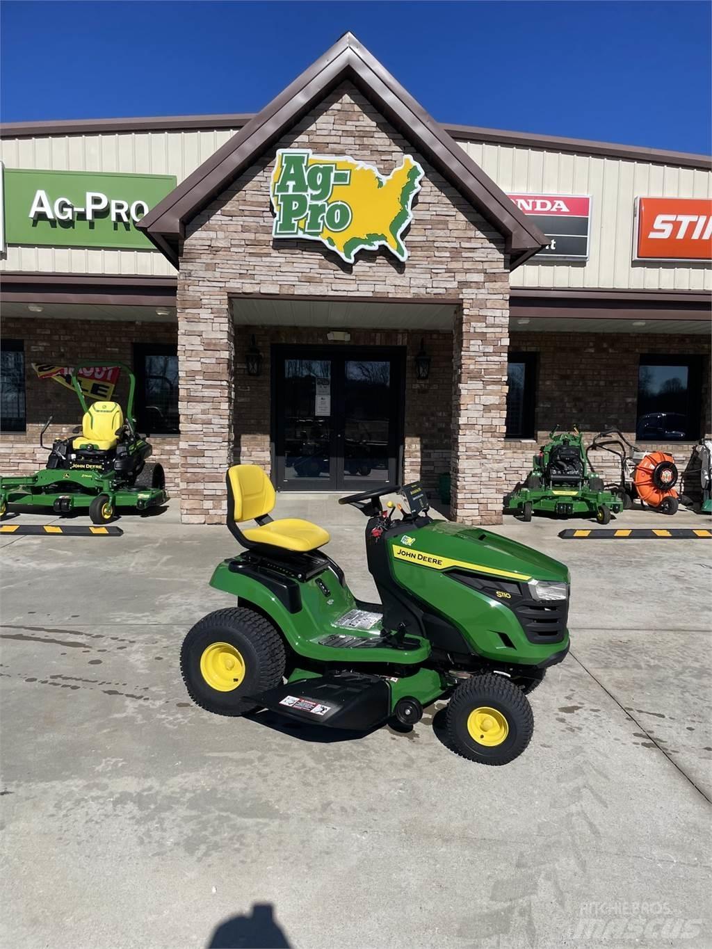John Deere S110 Sodo traktoriukai-vejapjovės