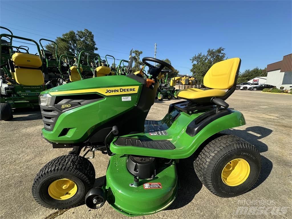 John Deere S110 Sodo traktoriukai-vejapjovės