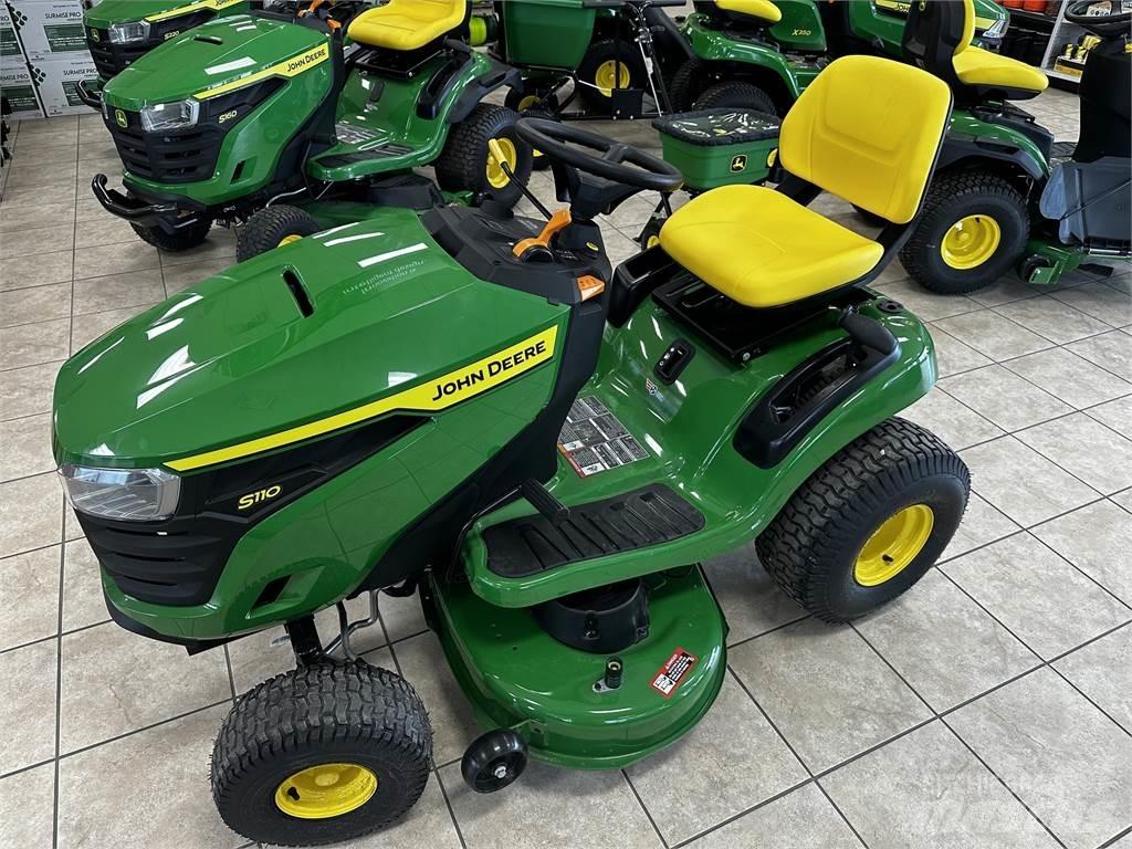 John Deere S110 Sodo traktoriukai-vejapjovės