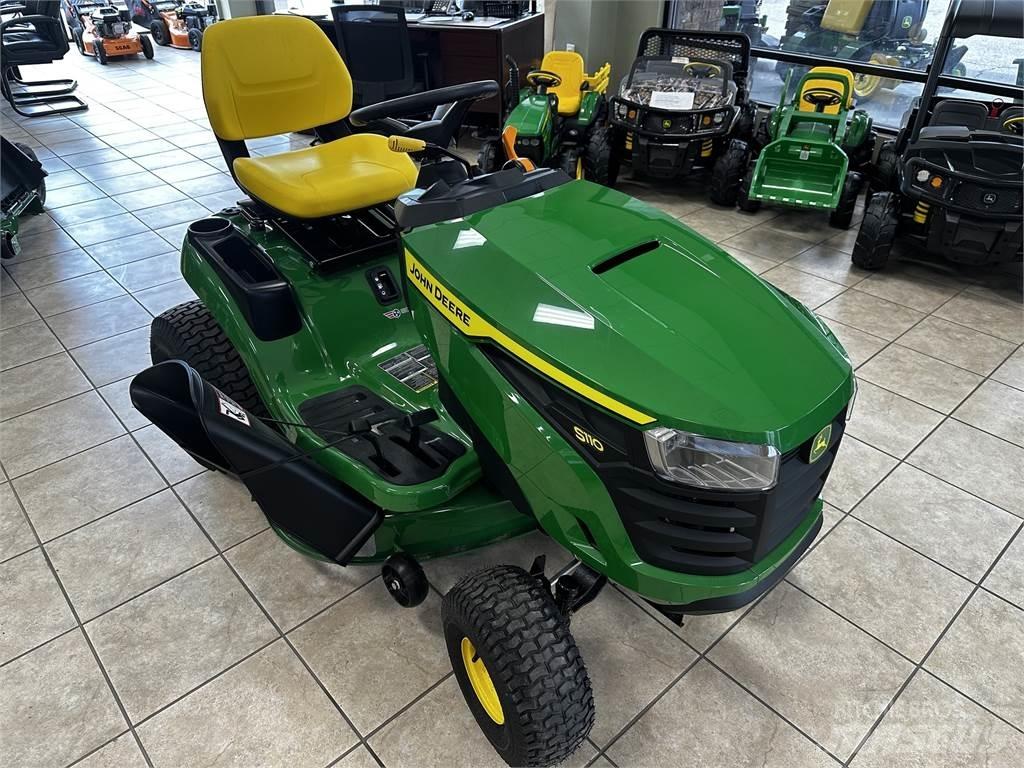 John Deere S110 Sodo traktoriukai-vejapjovės