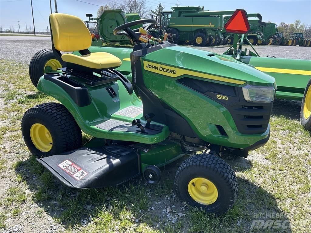 John Deere S110 Naudoti kompaktiški traktoriai
