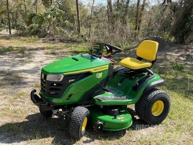 John Deere S130 Sodo traktoriukai-vejapjovės