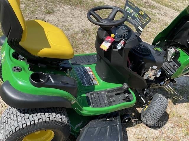 John Deere S130 Sodo traktoriukai-vejapjovės