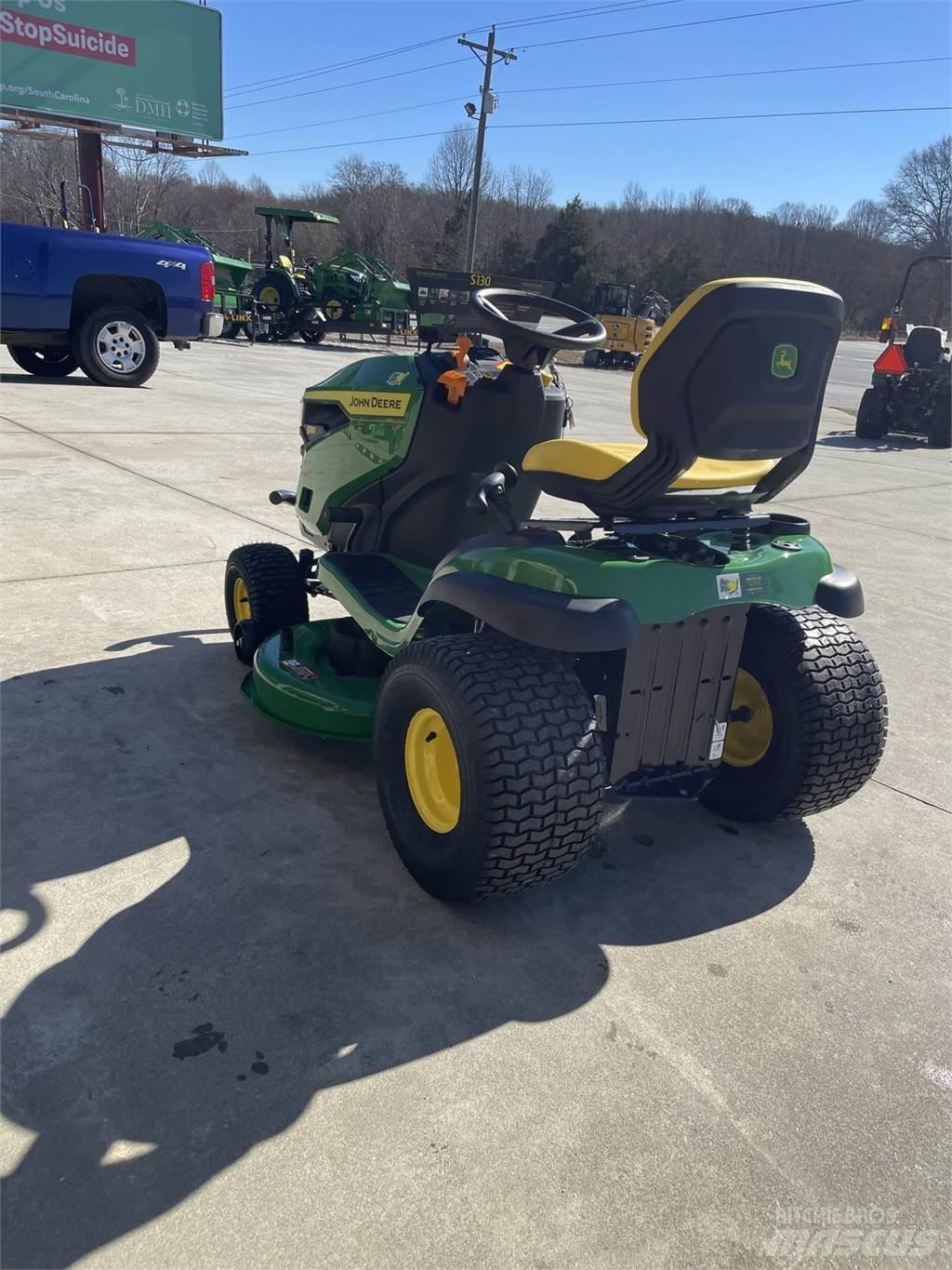 John Deere S130 Sodo traktoriukai-vejapjovės